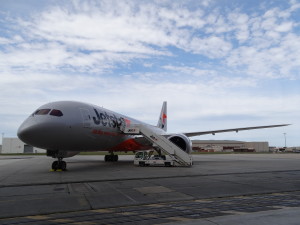 Jetstar 787-8 Arrives in Melbourne