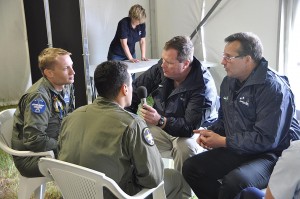 Steve & Grant chatting with the F18F Super Hornet Demo Crew